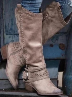Edith | Damen-Stiefel zum Hineinschlüpfen mit runder Zehenpartie, kniehoch, mit Schnallenriemen und Reißverschluss