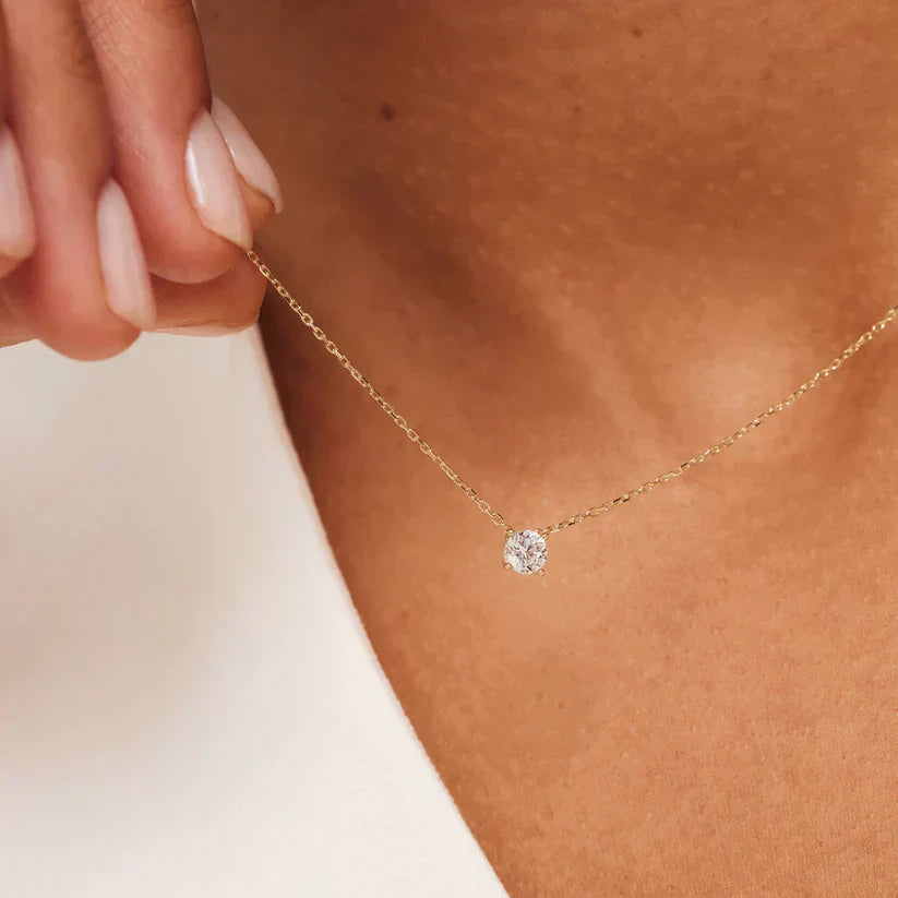 Colar com pedra de moissanita Cléa | Dourado