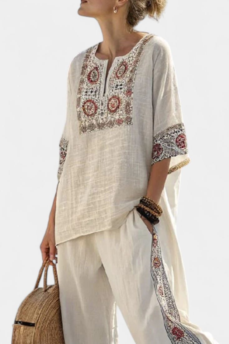 Tameric | Blusa corta bordada sofisticada y pantalones de pierna ancha