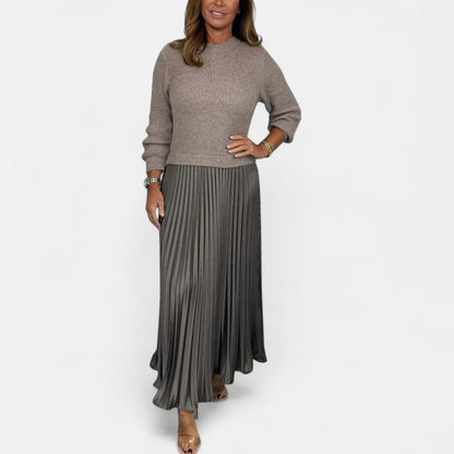 Claudia - Vestido maxi com suéter e saia plissada