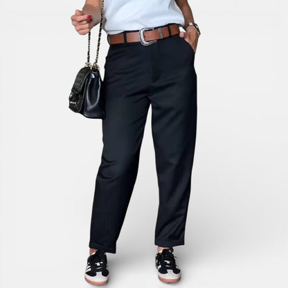 MATHILDA | ELEGANTE, FIGURSCHMEICHELNDE HOSE MIT STREIFEN