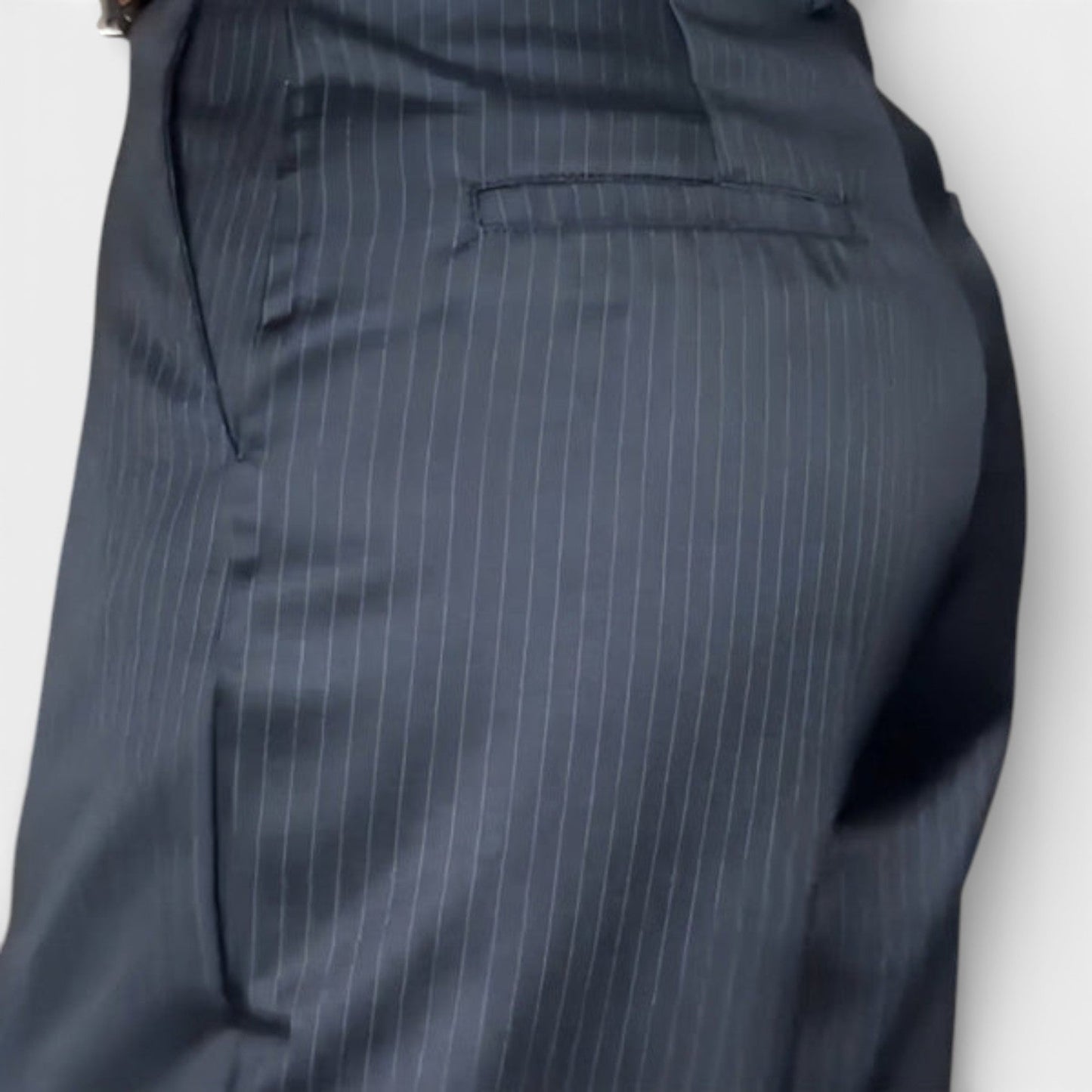 MATHILDA | ELEGANTE, FIGURSCHMEICHELNDE HOSE MIT STREIFEN